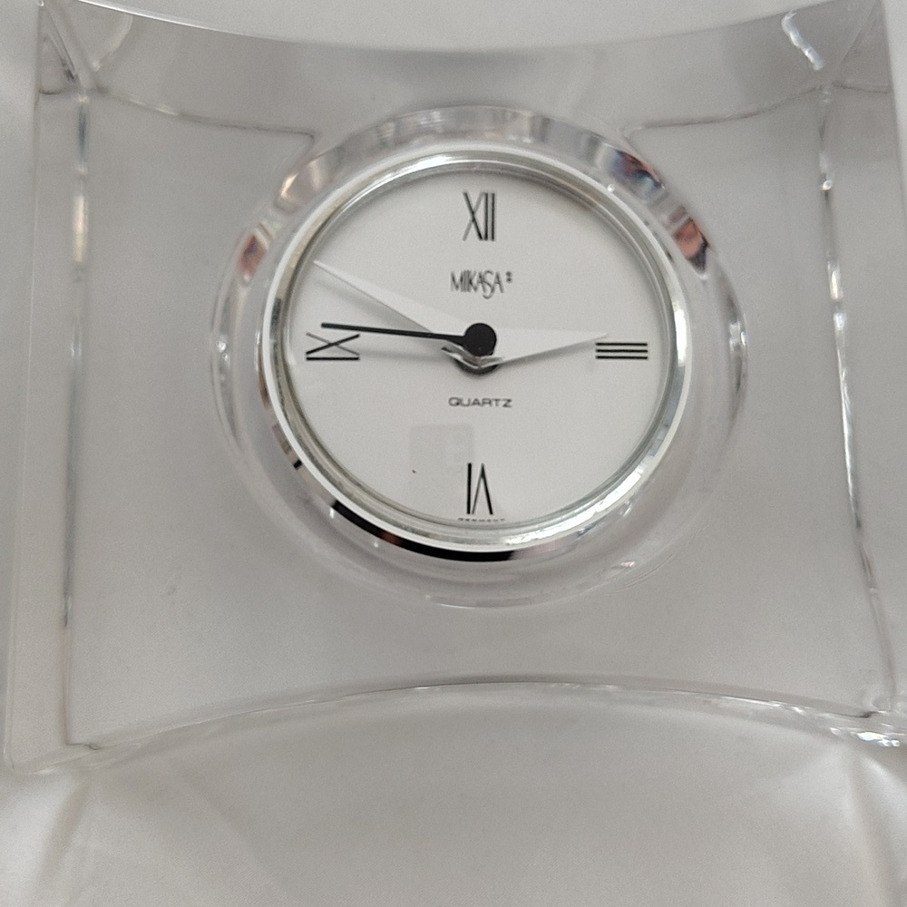 Mikasa Vintage Solitaire Crystal Clock - Picture 12 of 14